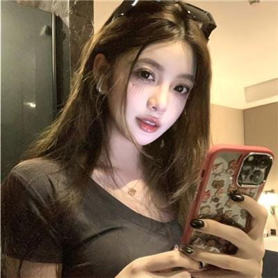 暗红封面